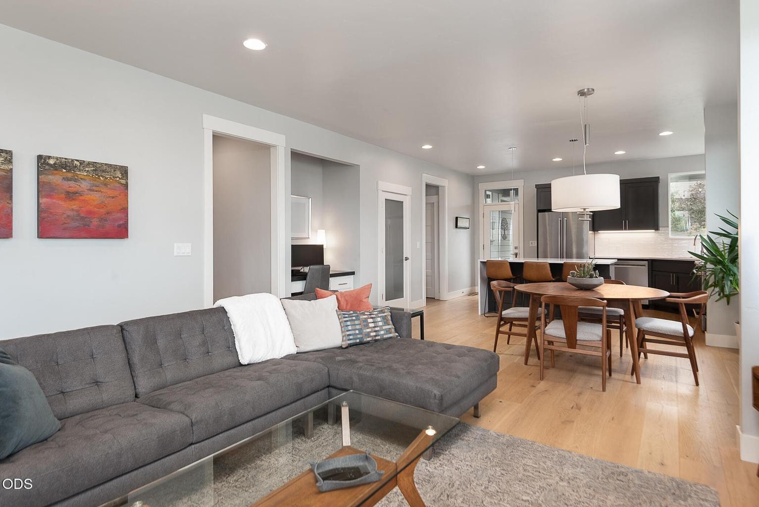 Photo of 20671 SE Cougar Peak Drive 7 of 32