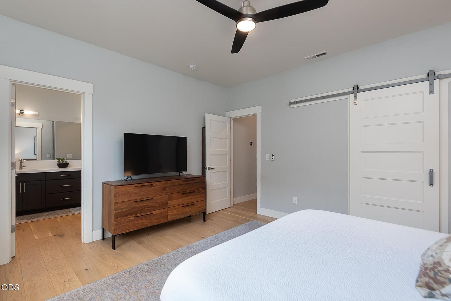 Photo of 20671 SE Cougar Peak Drive 18 of 32