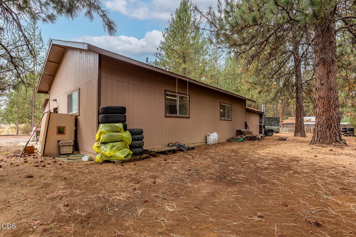 Photo of 59865 Cheyenne Road 41 of 44