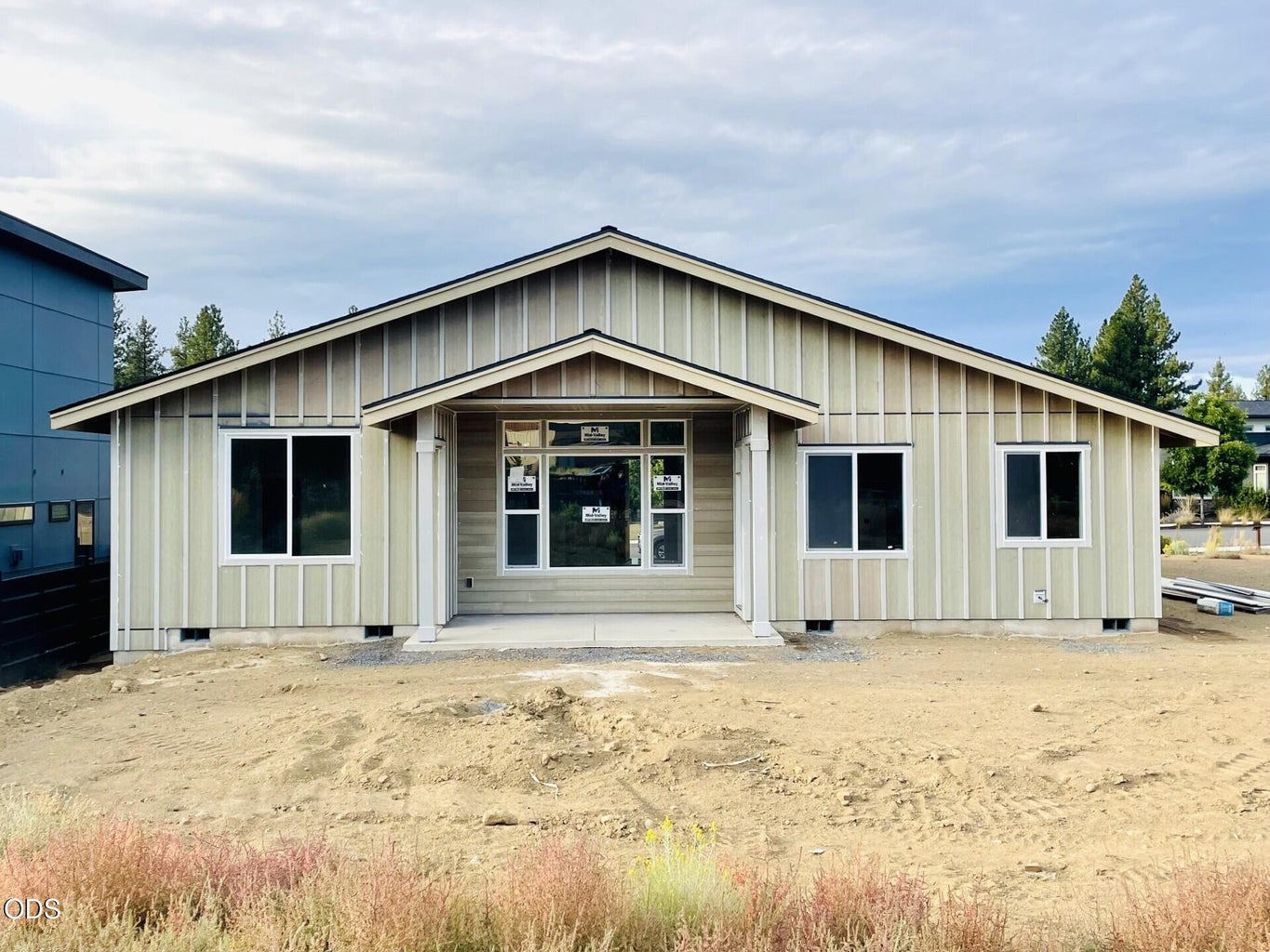 Photo of 351 E Diamond Peak Avenue 7 of 12