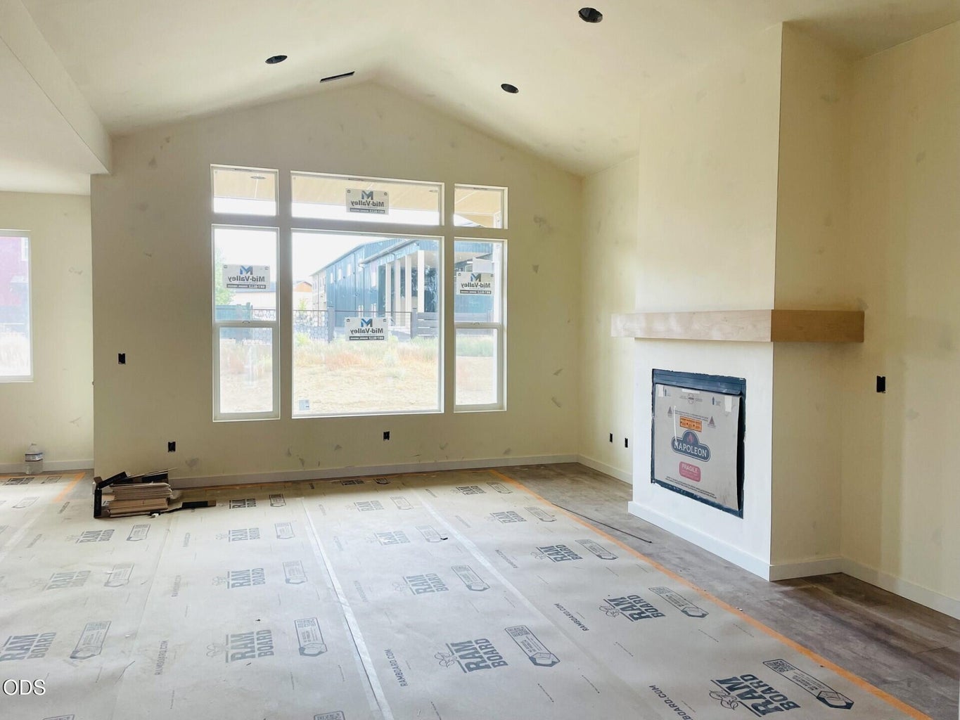 Photo of 351 E Diamond Peak Avenue 2 of 12