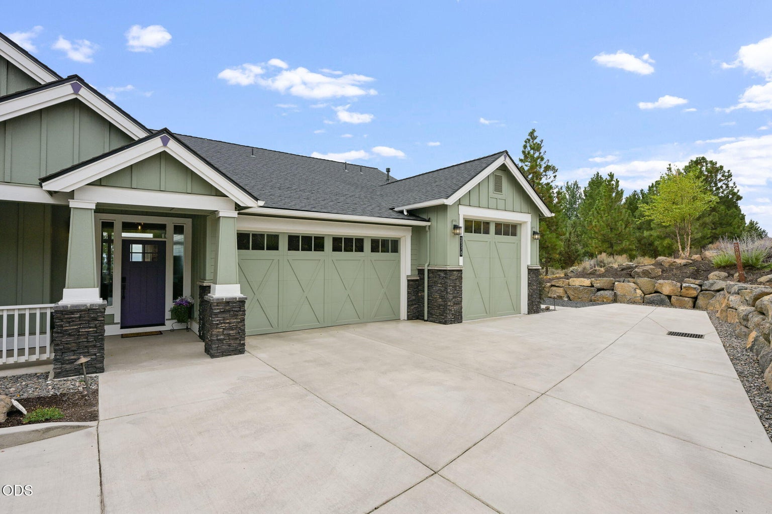 Photo of 2378 NW Wyeth Place 3 of 44