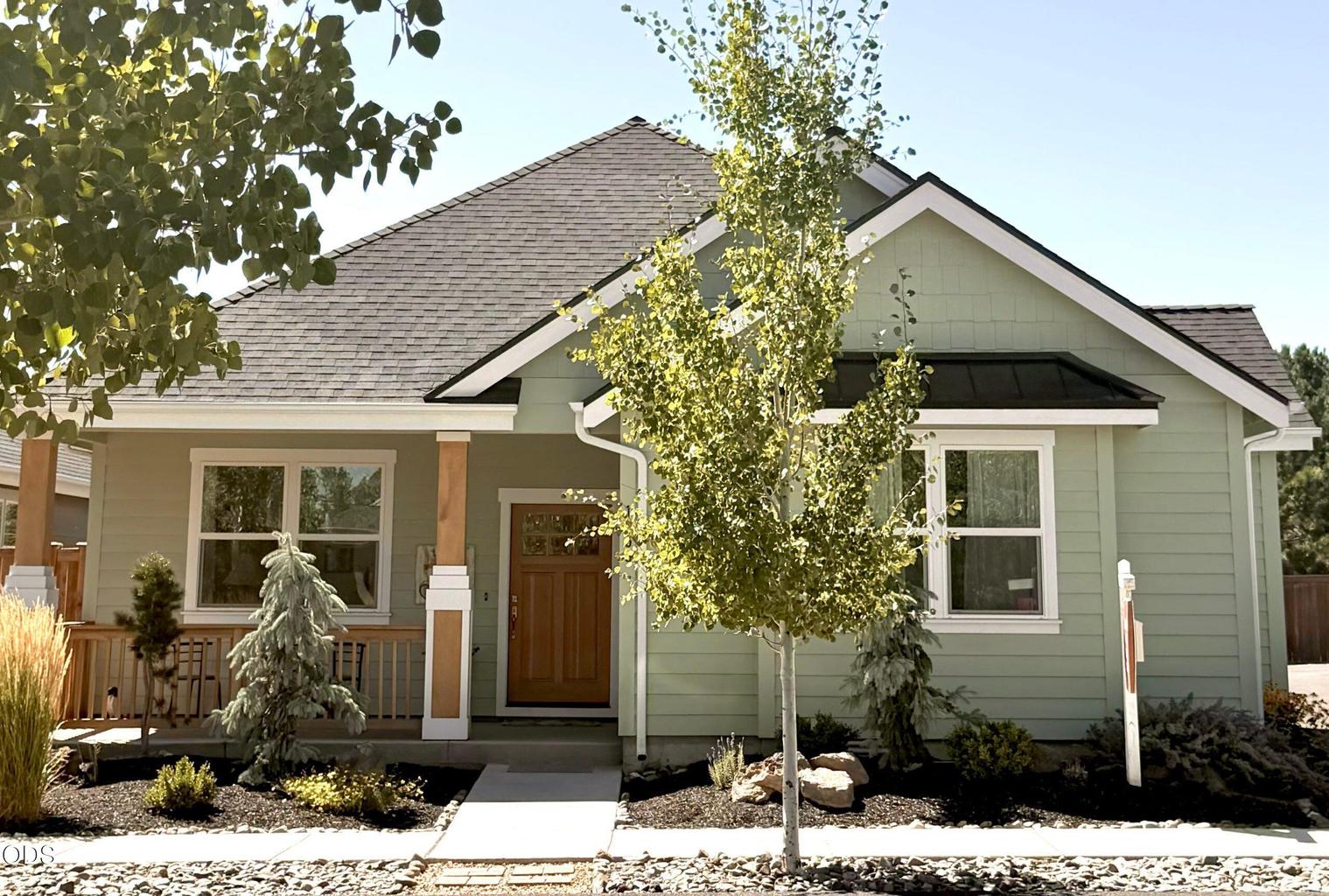 Photo of 1005 E Horse Back Trail 1 of 18