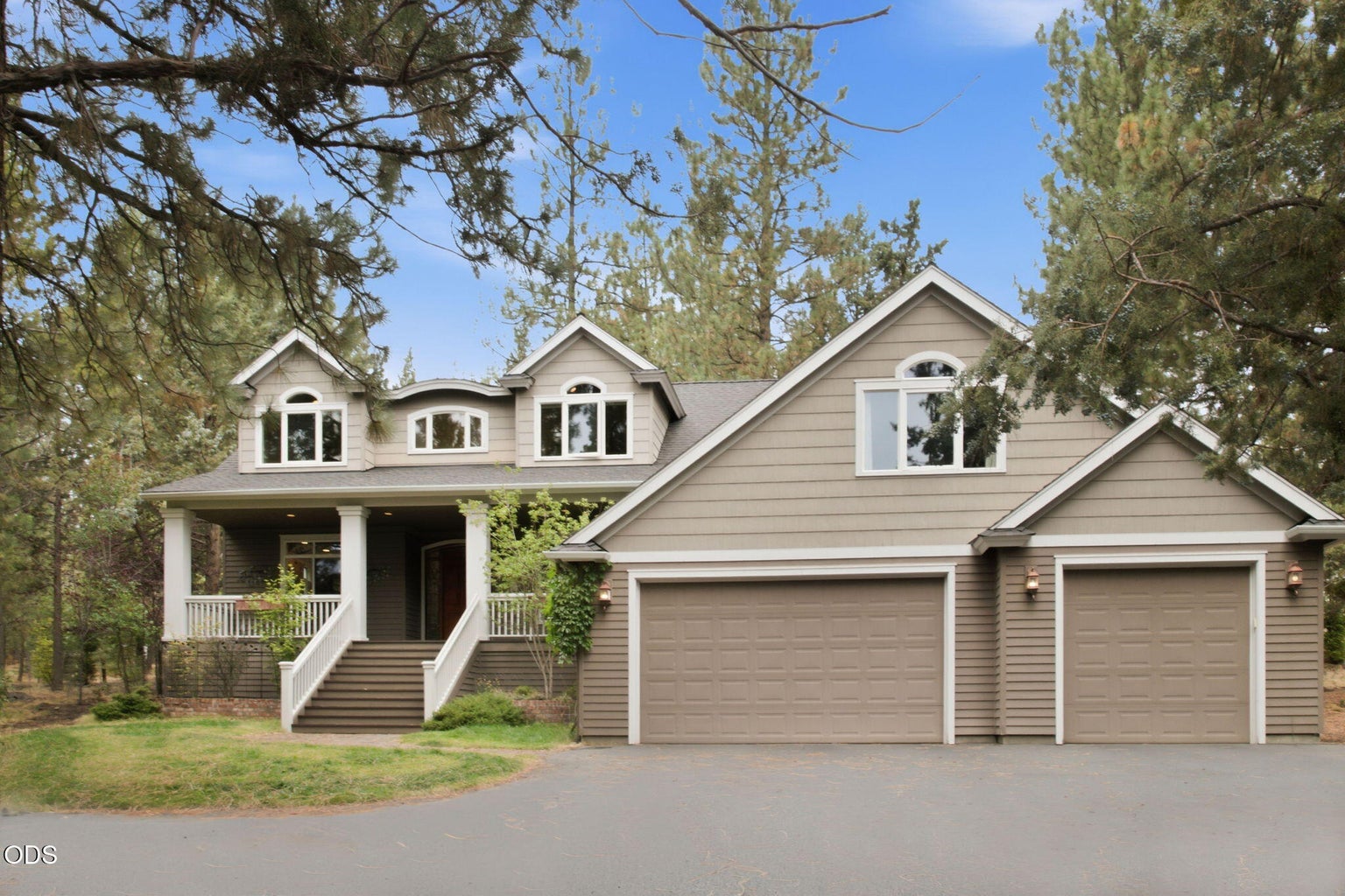 Photo of 2530 NW Peoples Court 1 of 39