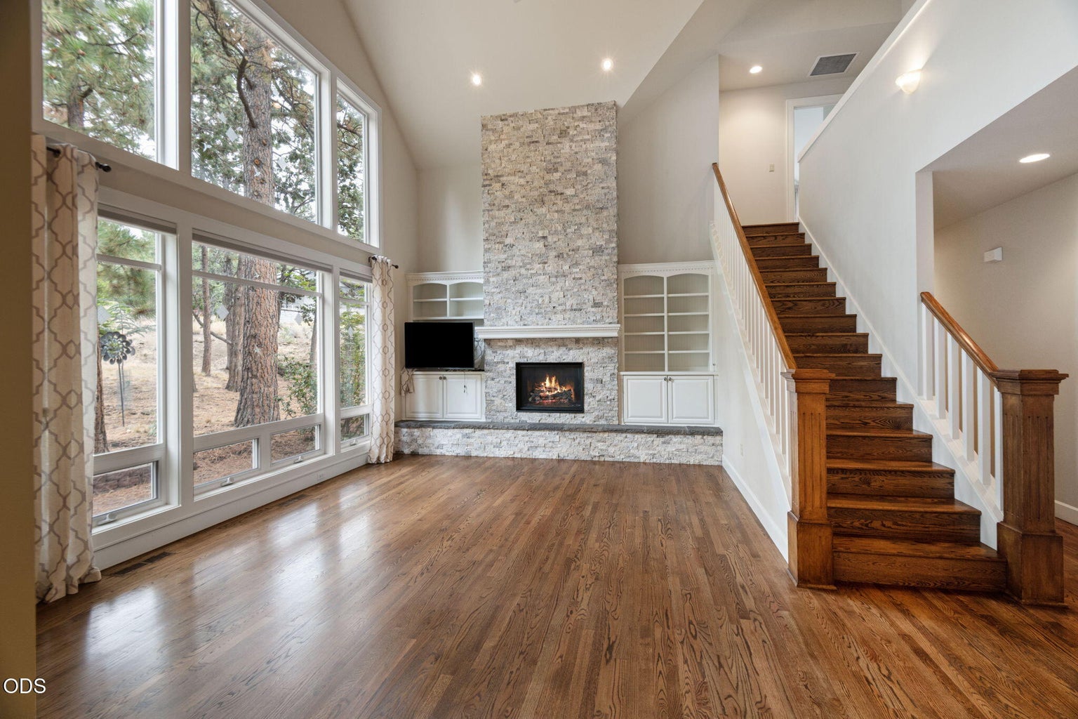 Photo of 2530 NW Peoples Court 6 of 39