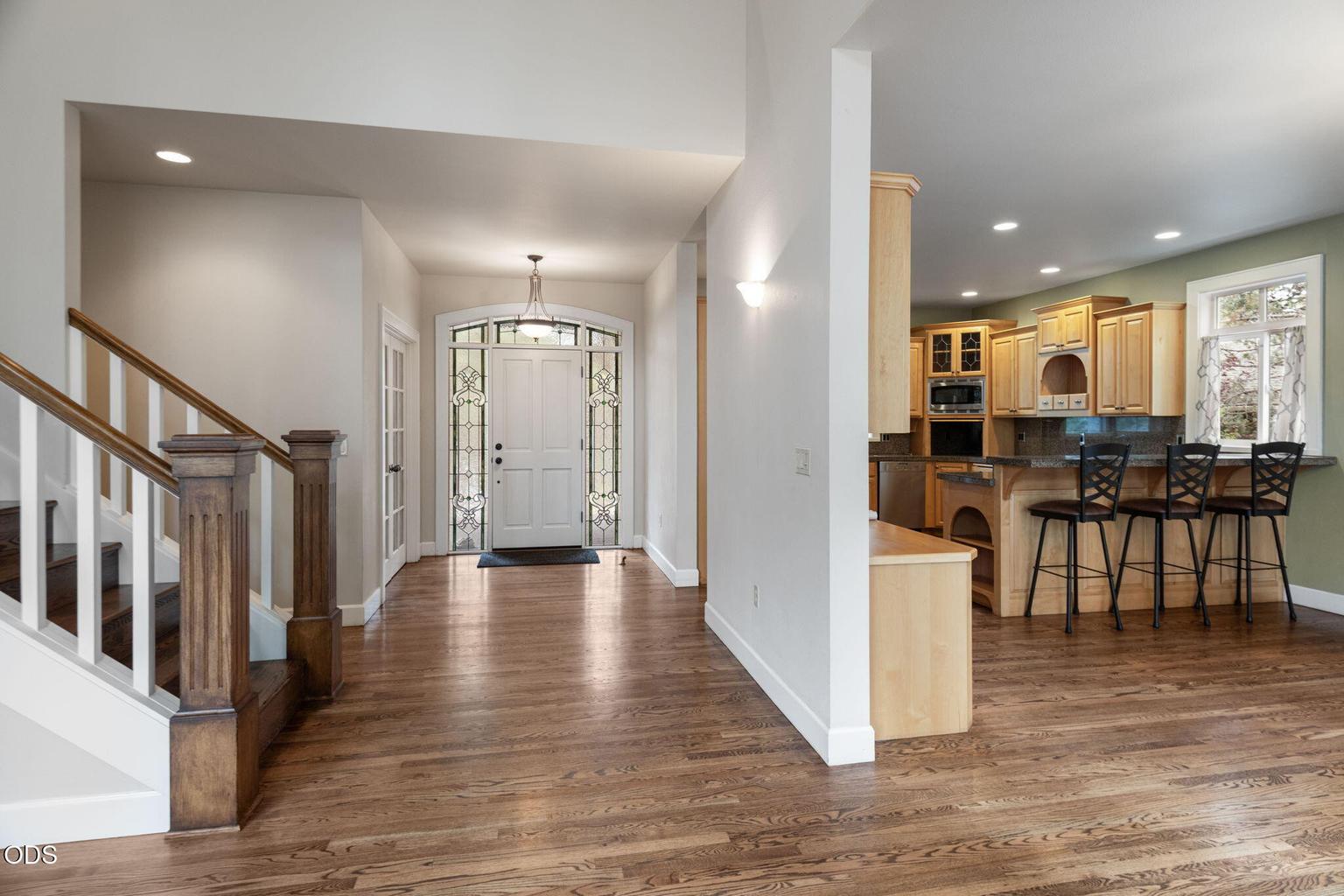 Photo of 2530 NW Peoples Court 7 of 39