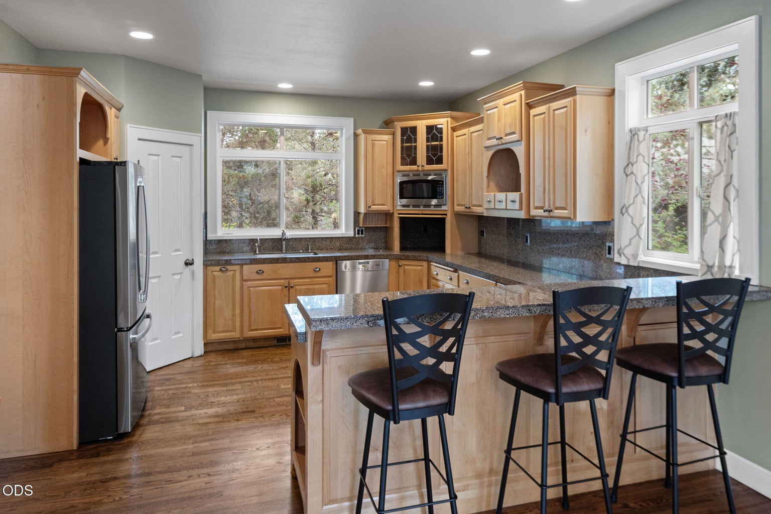 Photo of 2530 NW Peoples Court 8 of 39