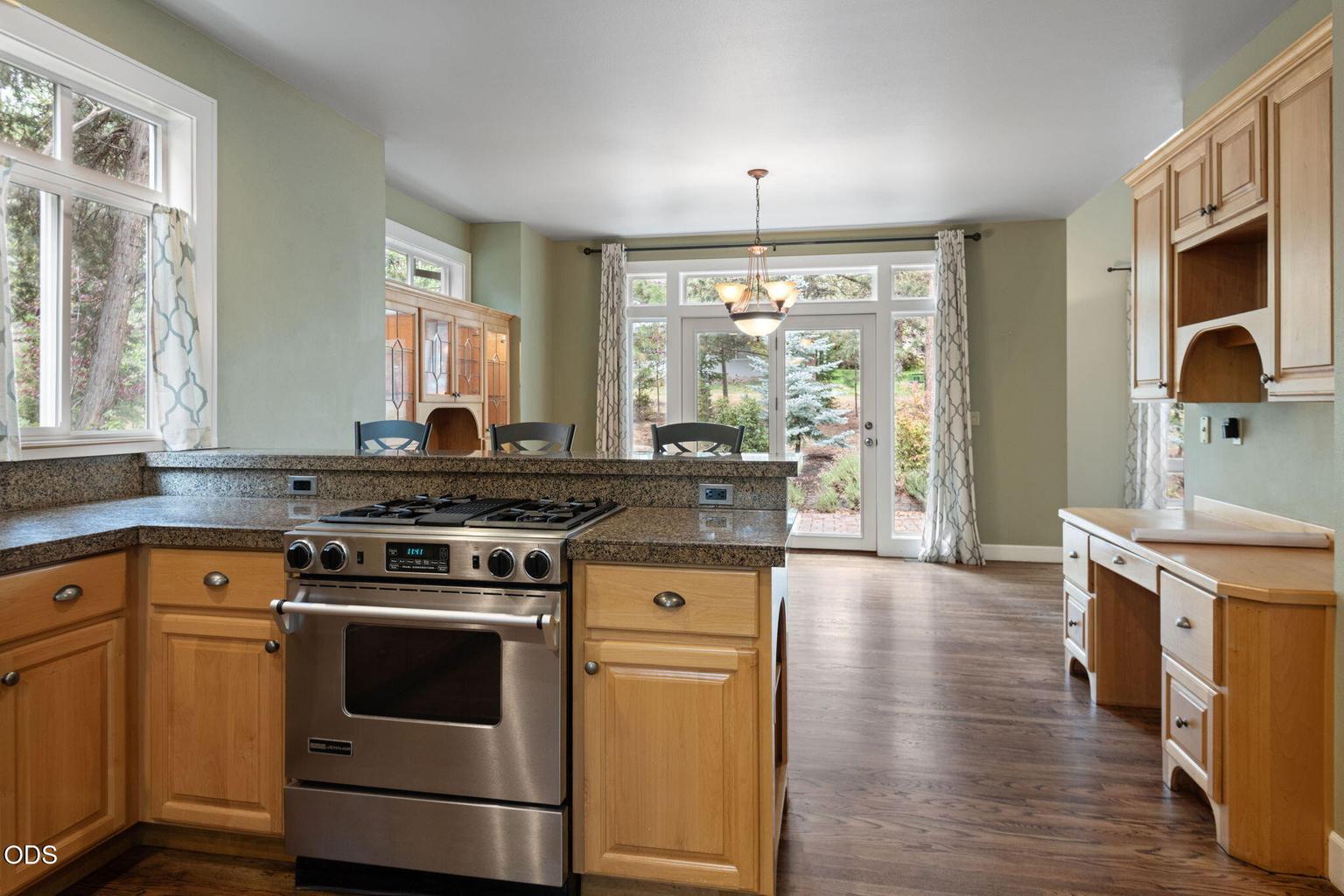 Photo of 2530 NW Peoples Court 12 of 39