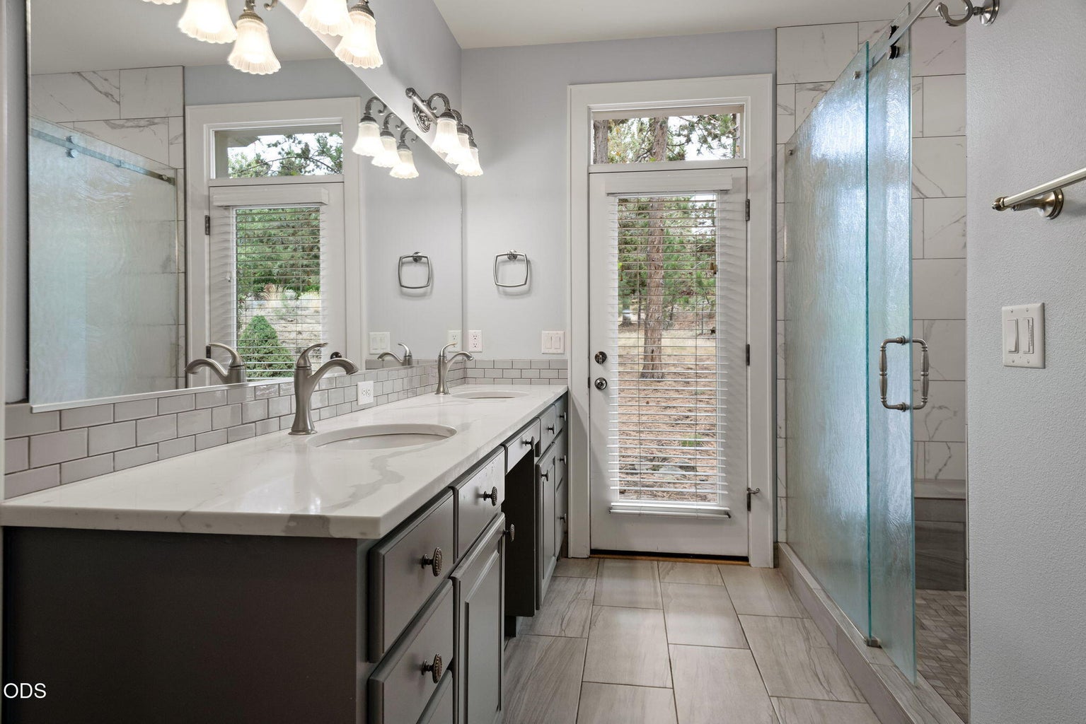 Photo of 2530 NW Peoples Court 19 of 39