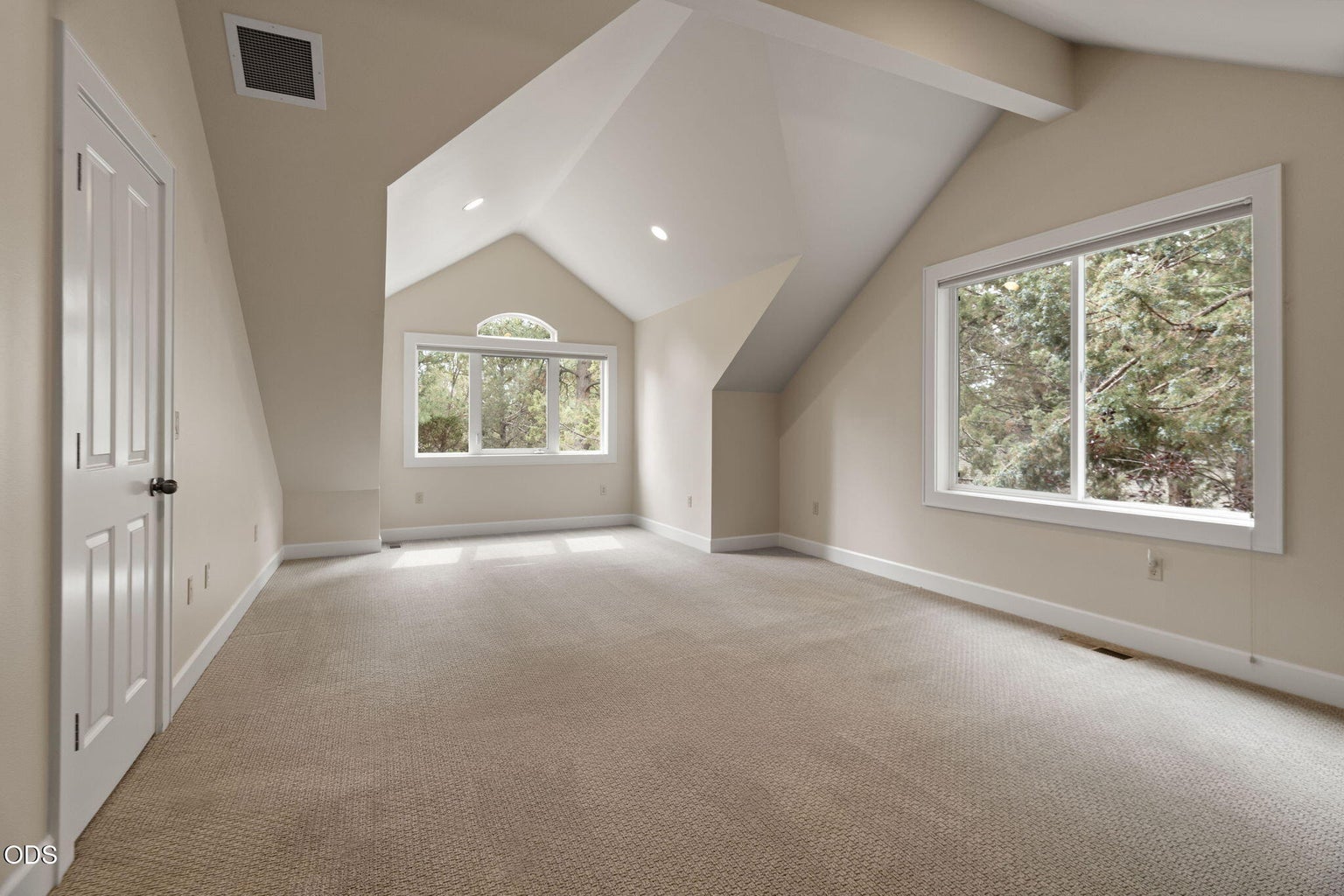 Photo of 2530 NW Peoples Court 31 of 39