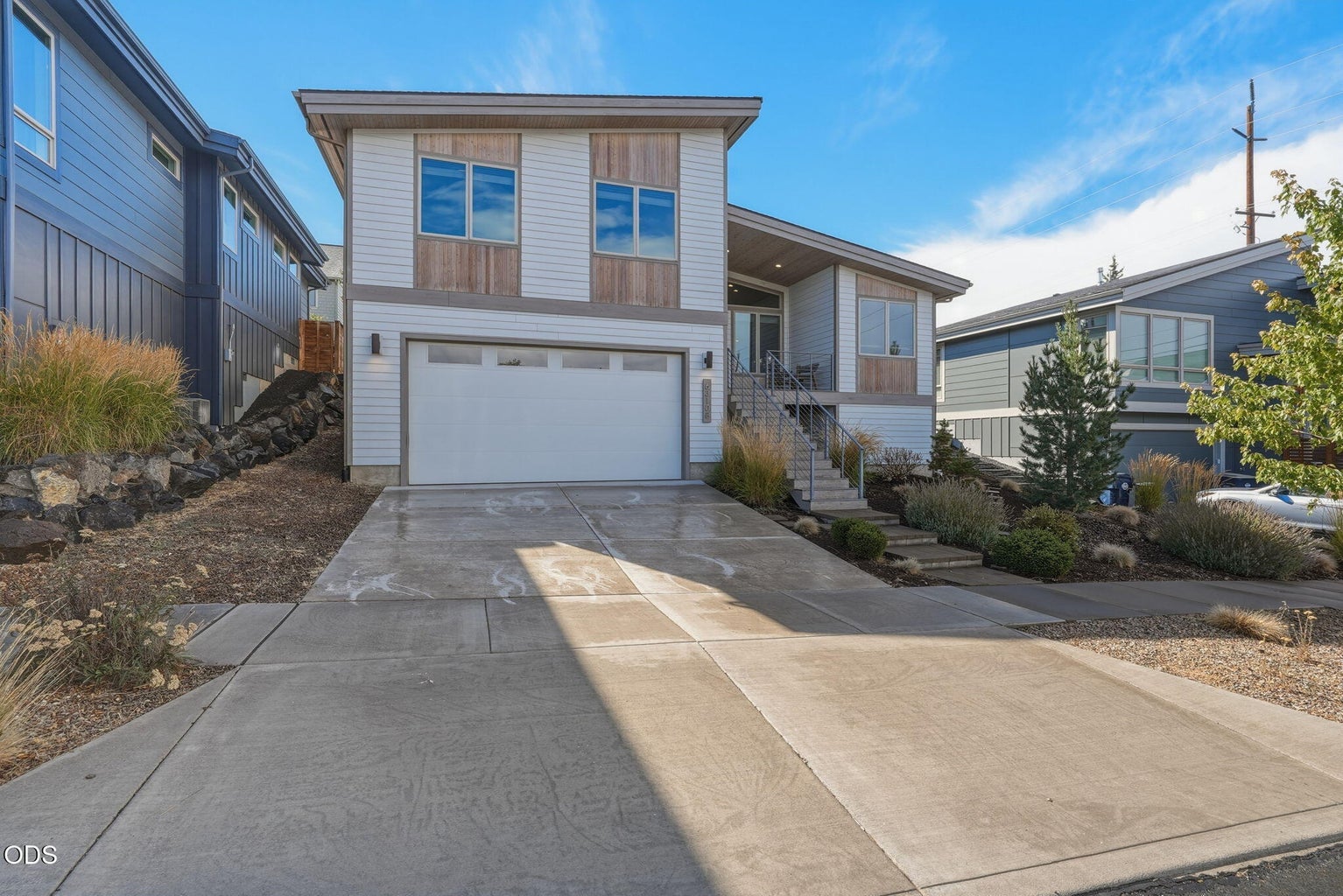 Photo of 63108 NE Iner Loop 1 of 55