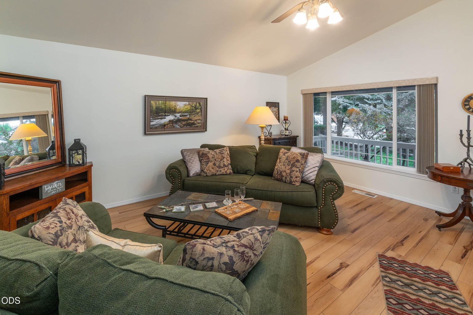 Photo of 786 NE Tierra Road 7 of 20