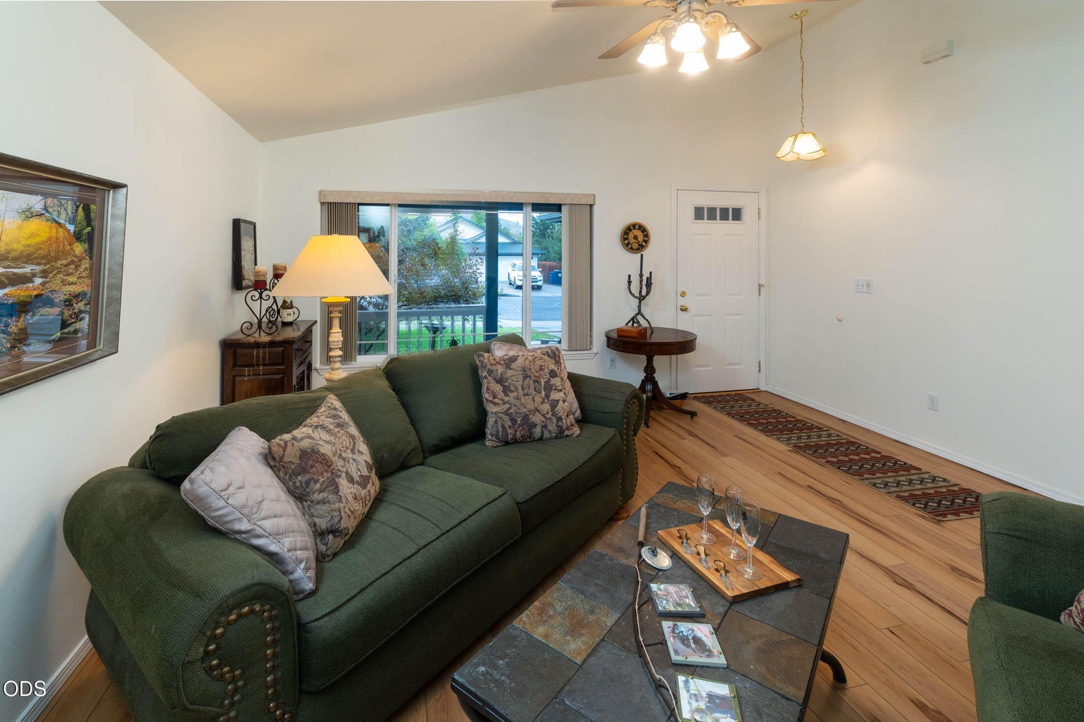 Photo of 786 NE Tierra Road 8 of 20