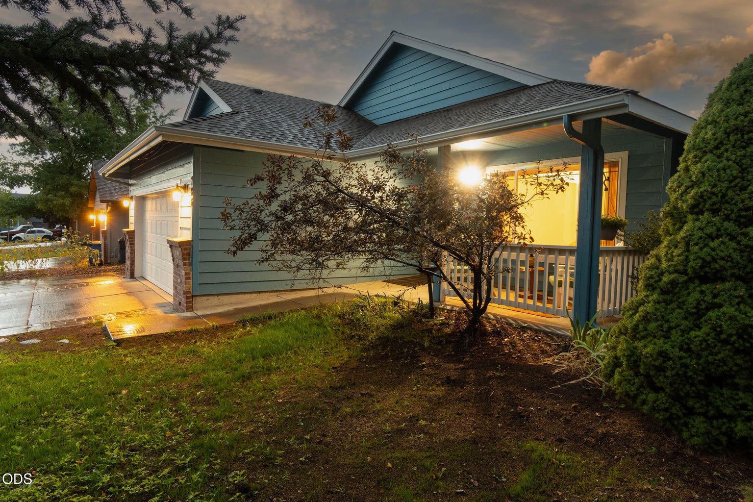 Photo of 786 NE Tierra Road 1 of 20