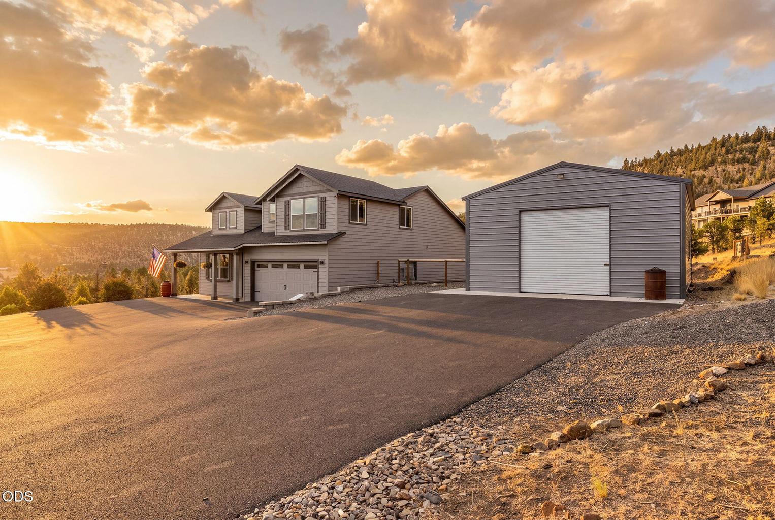 Photo of 7220 SE Night Hawk Court 1 of 50