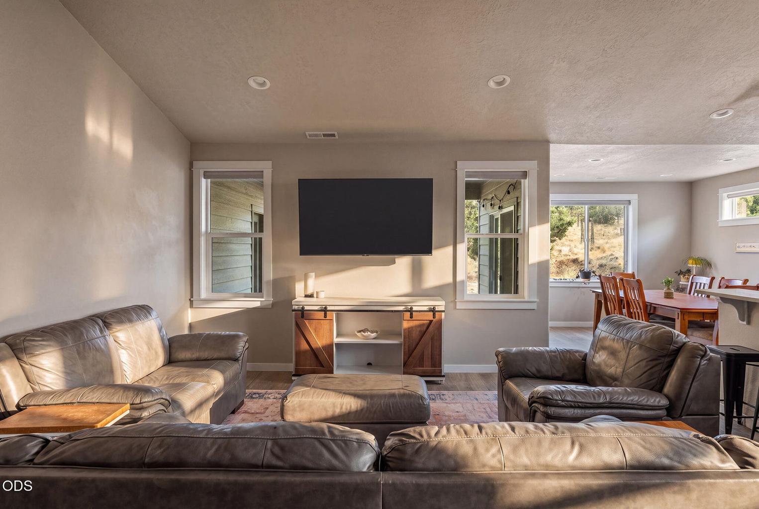 Photo of 7220 SE Night Hawk Court 6 of 50