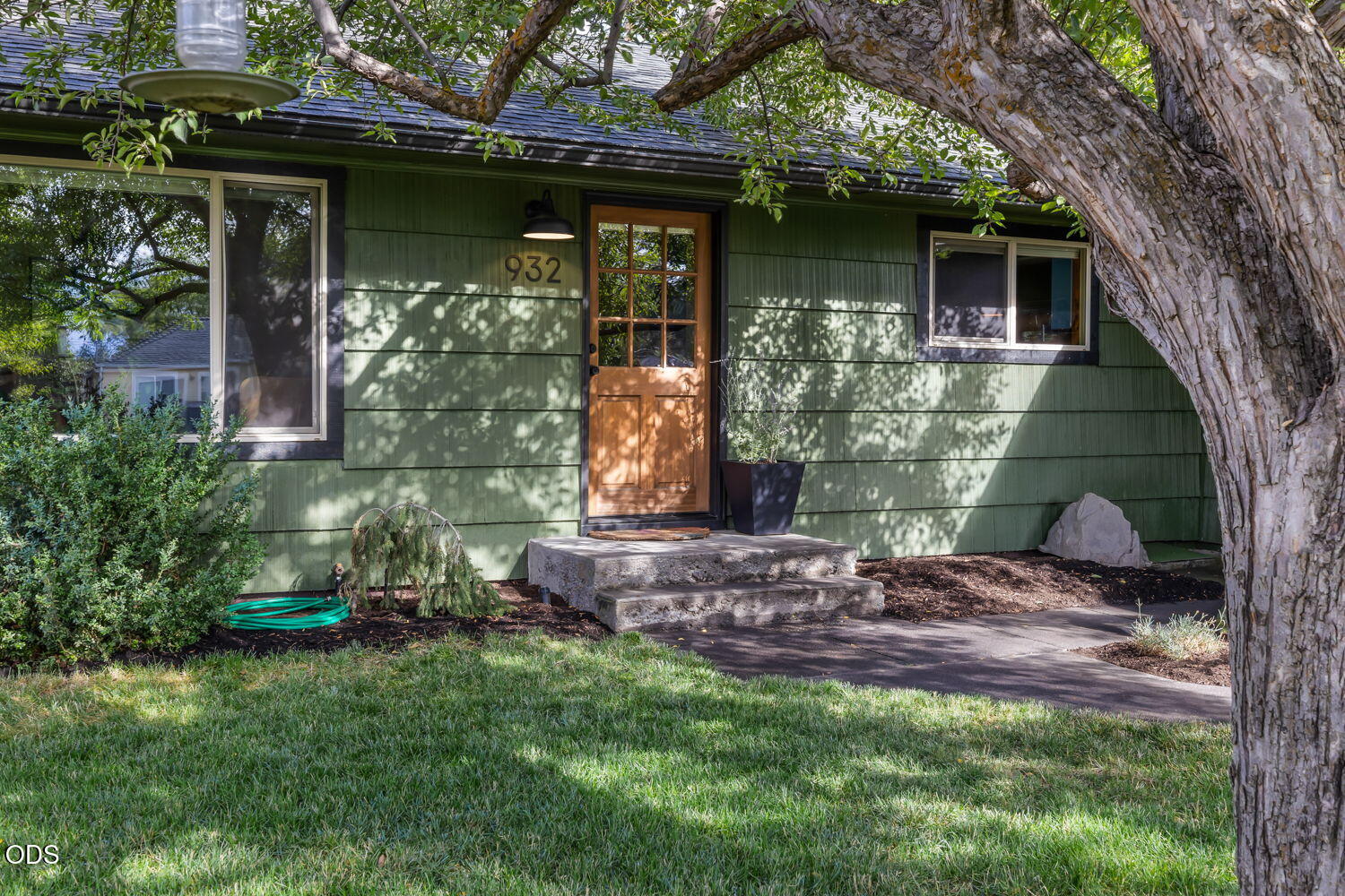 Photo of 932 NE 10th Street 7 of 50