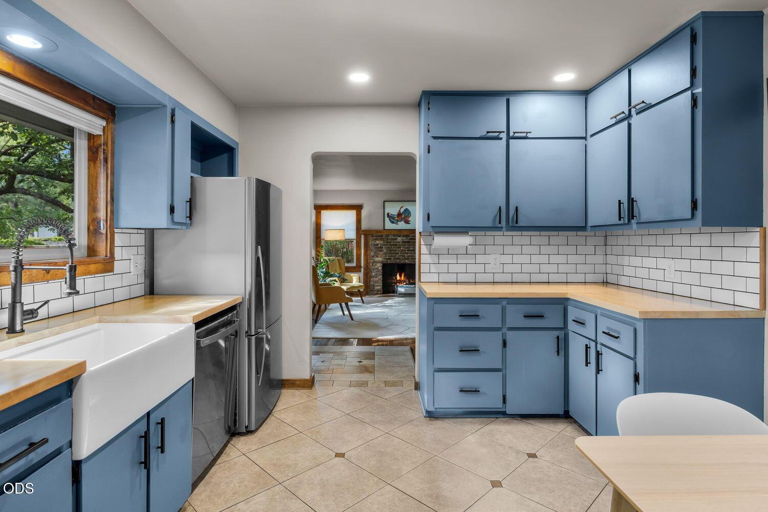 Photo of 932 NE 10th Street 15 of 50