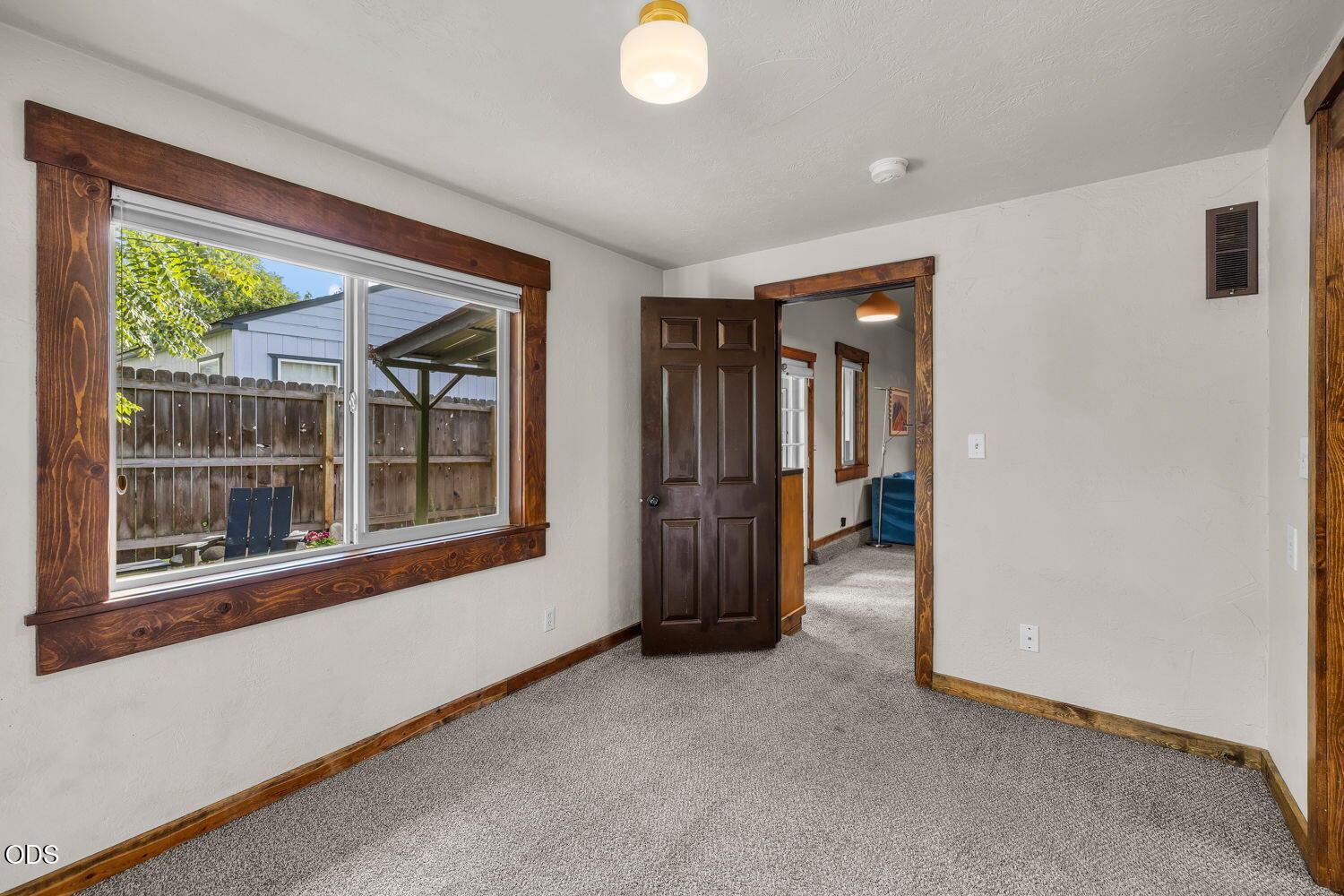 Photo of 932 NE 10th Street 20 of 50