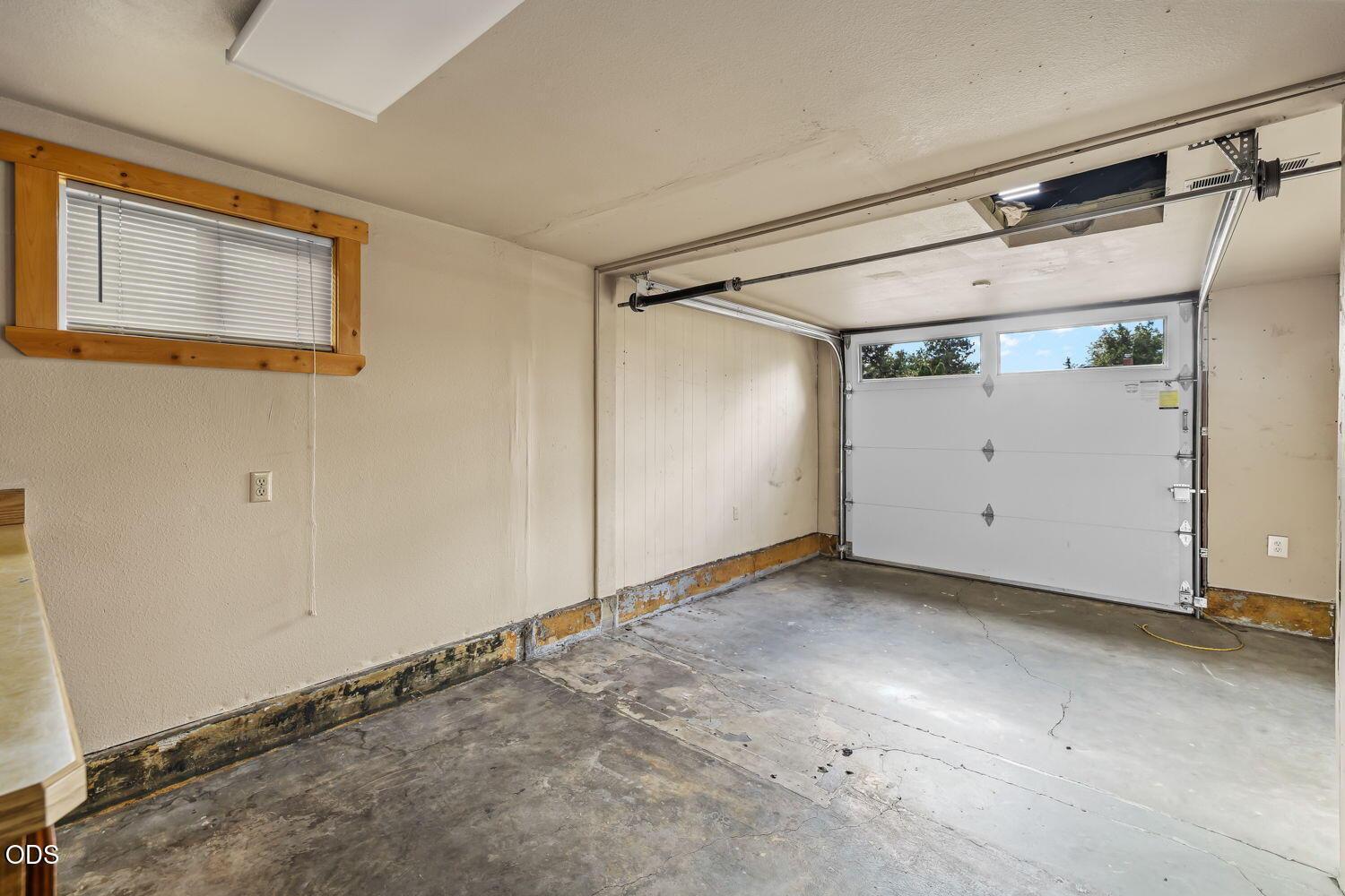 Photo of 932 NE 10th Street 30 of 50