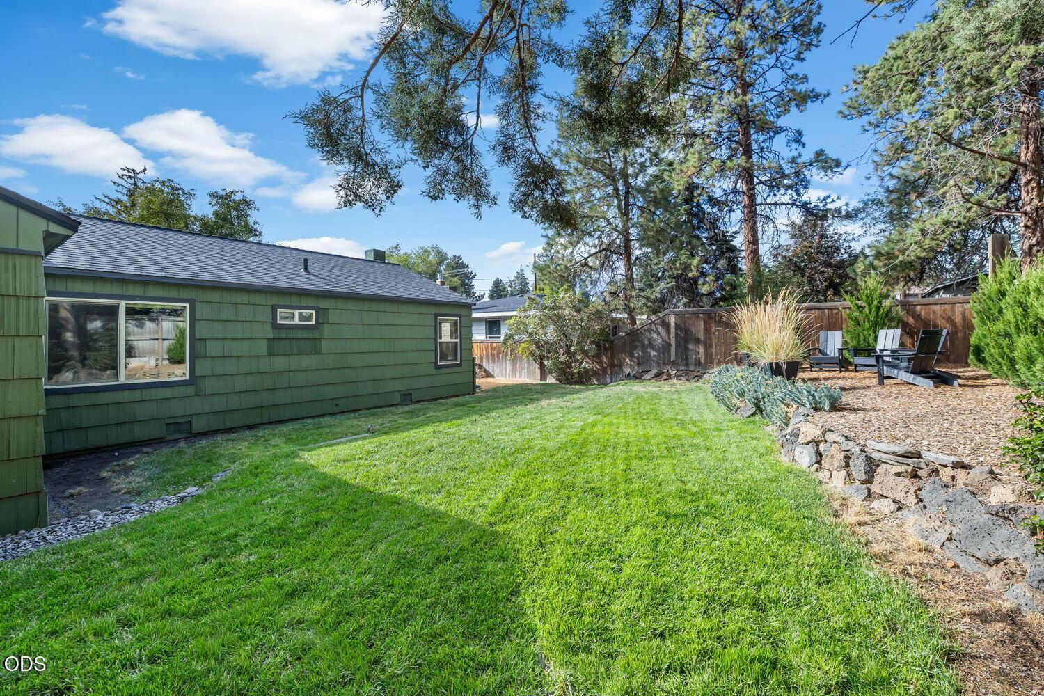Photo of 932 NE 10th Street 36 of 50