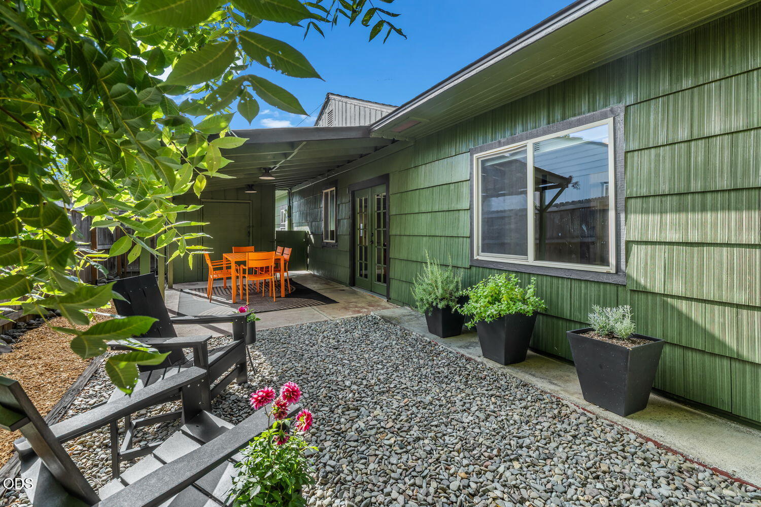 Photo of 932 NE 10th Street 33 of 50