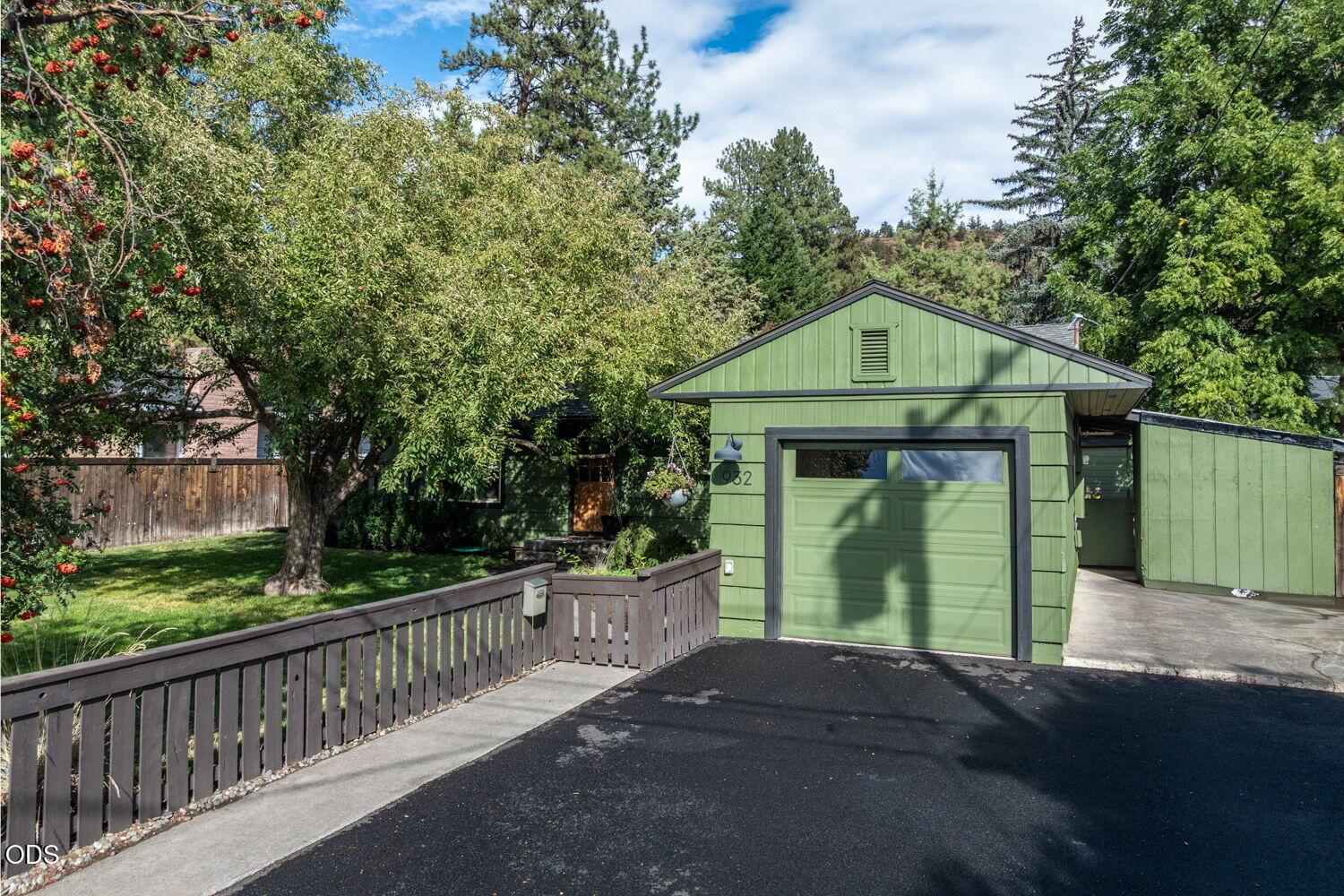 Photo of 932 NE 10th Street 41 of 50