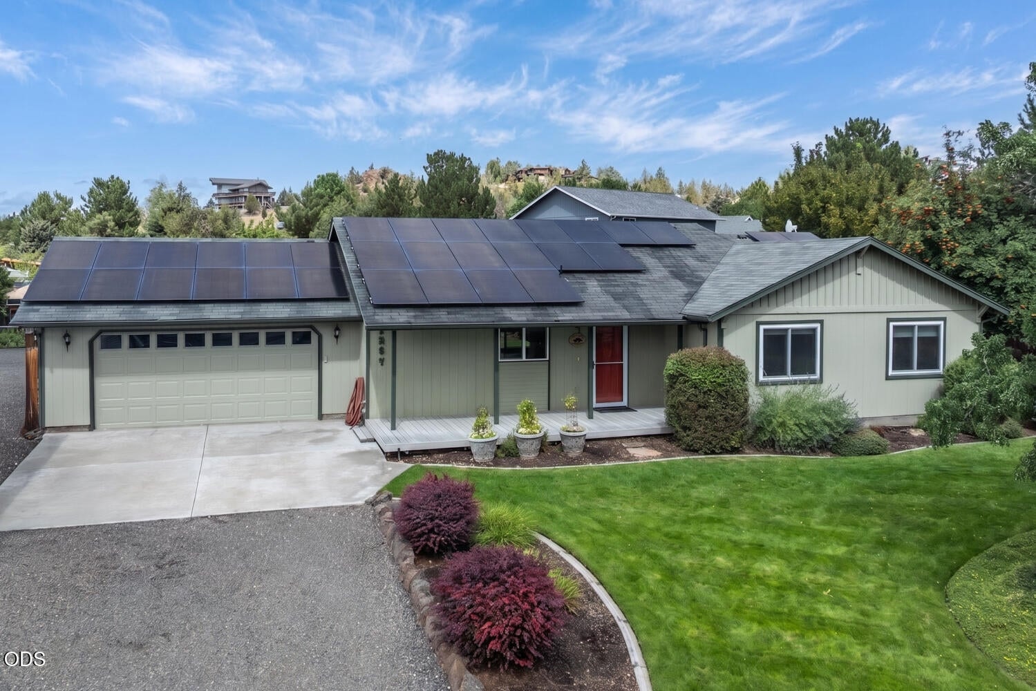 Photo of 1287 NE Mountain Ash Road 2 of 30