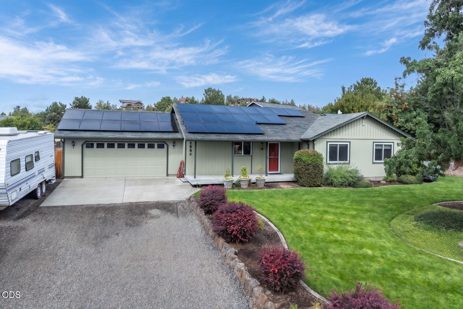 Photo of 1287 NE Mountain Ash Road 1 of 30