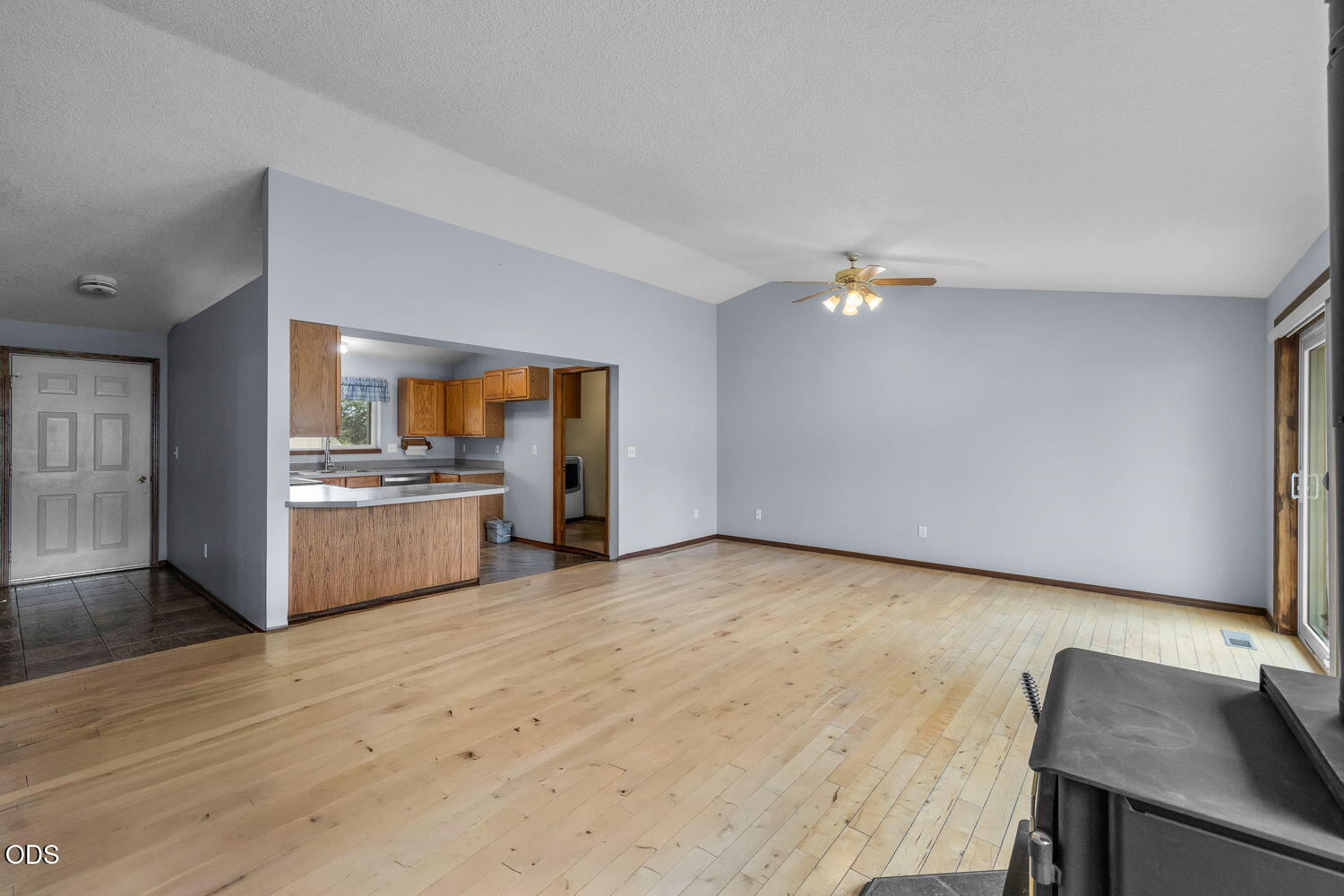 Photo of 1287 NE Mountain Ash Road 7 of 30
