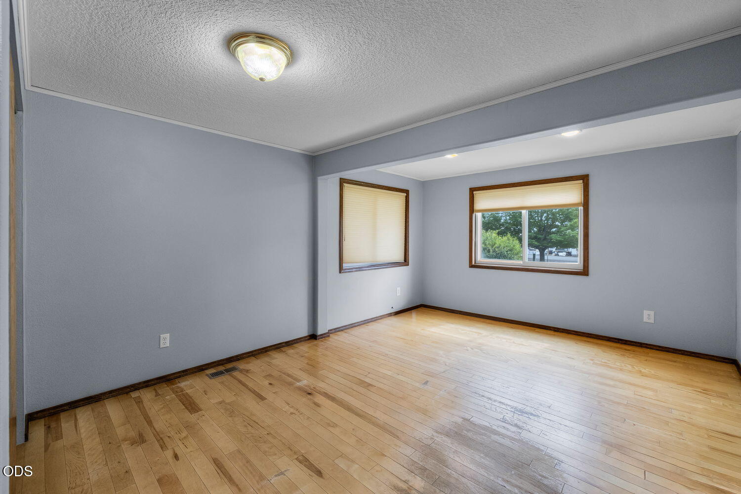 Photo of 1287 NE Mountain Ash Road 10 of 30
