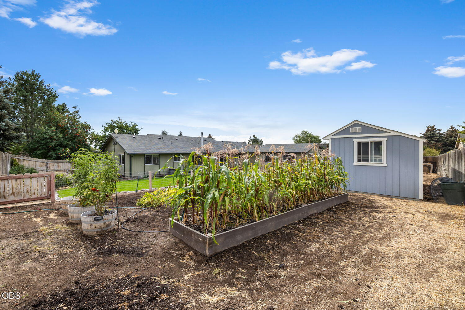 Photo of 1287 NE Mountain Ash Road 21 of 30