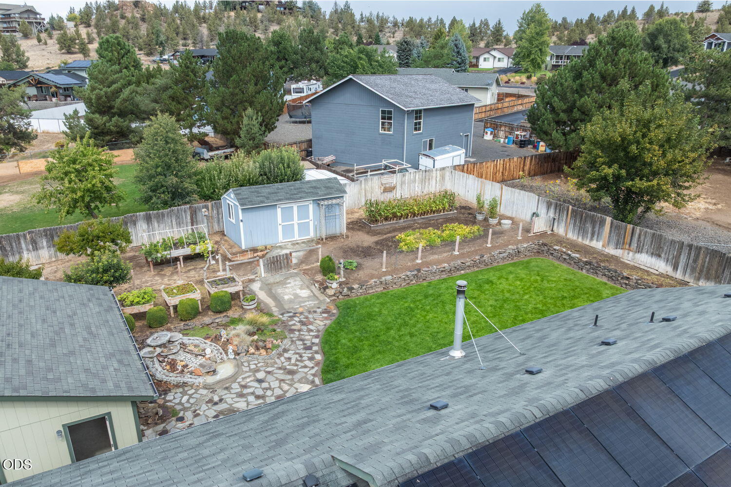 Photo of 1287 NE Mountain Ash Road 26 of 30