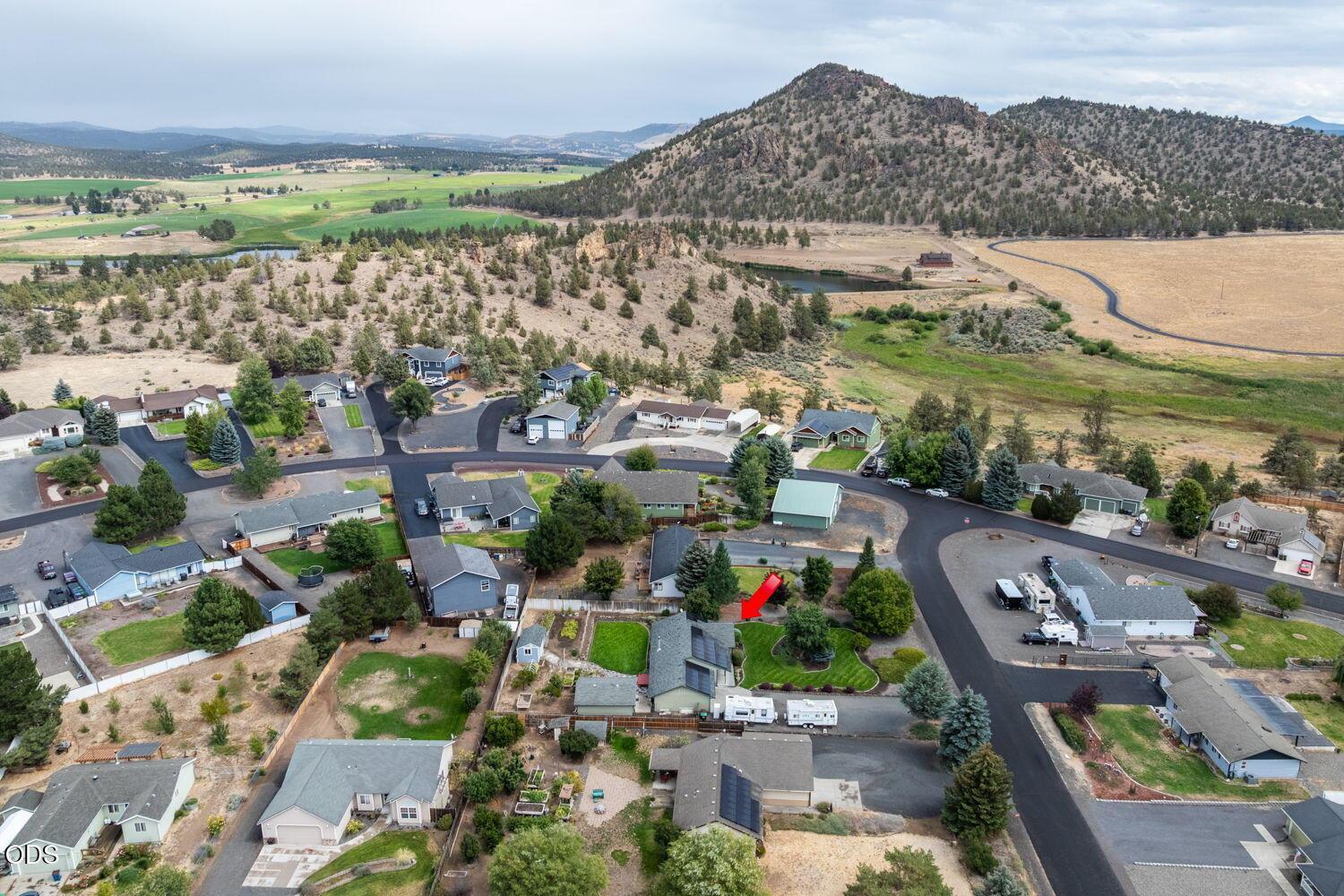 Photo of 1287 NE Mountain Ash Road 27 of 30