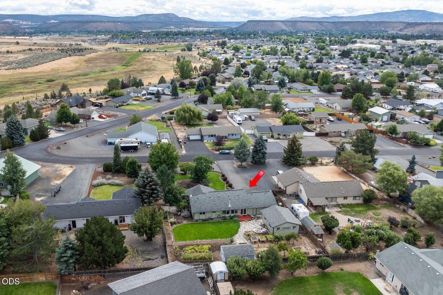 Photo of 1287 NE Mountain Ash Road 28 of 30