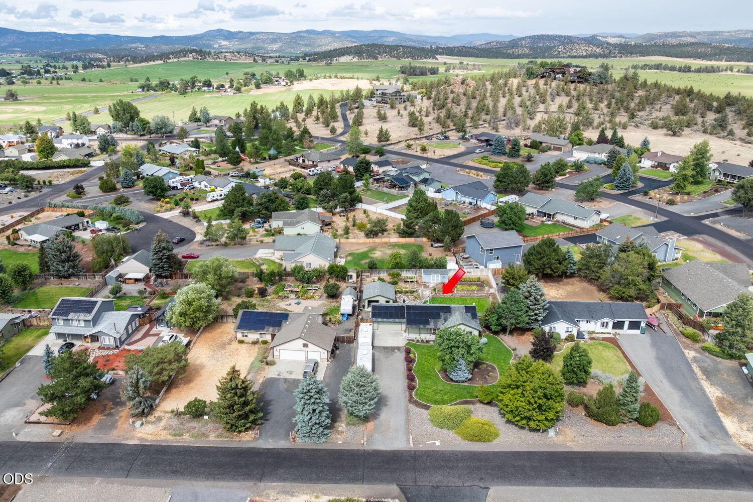 Photo of 1287 NE Mountain Ash Road 29 of 30