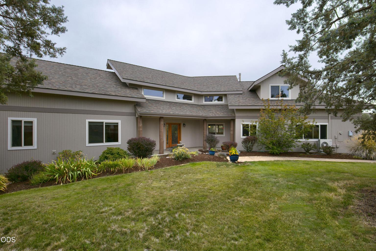Photo of 7750 NW Grubstake Way 2 of 27