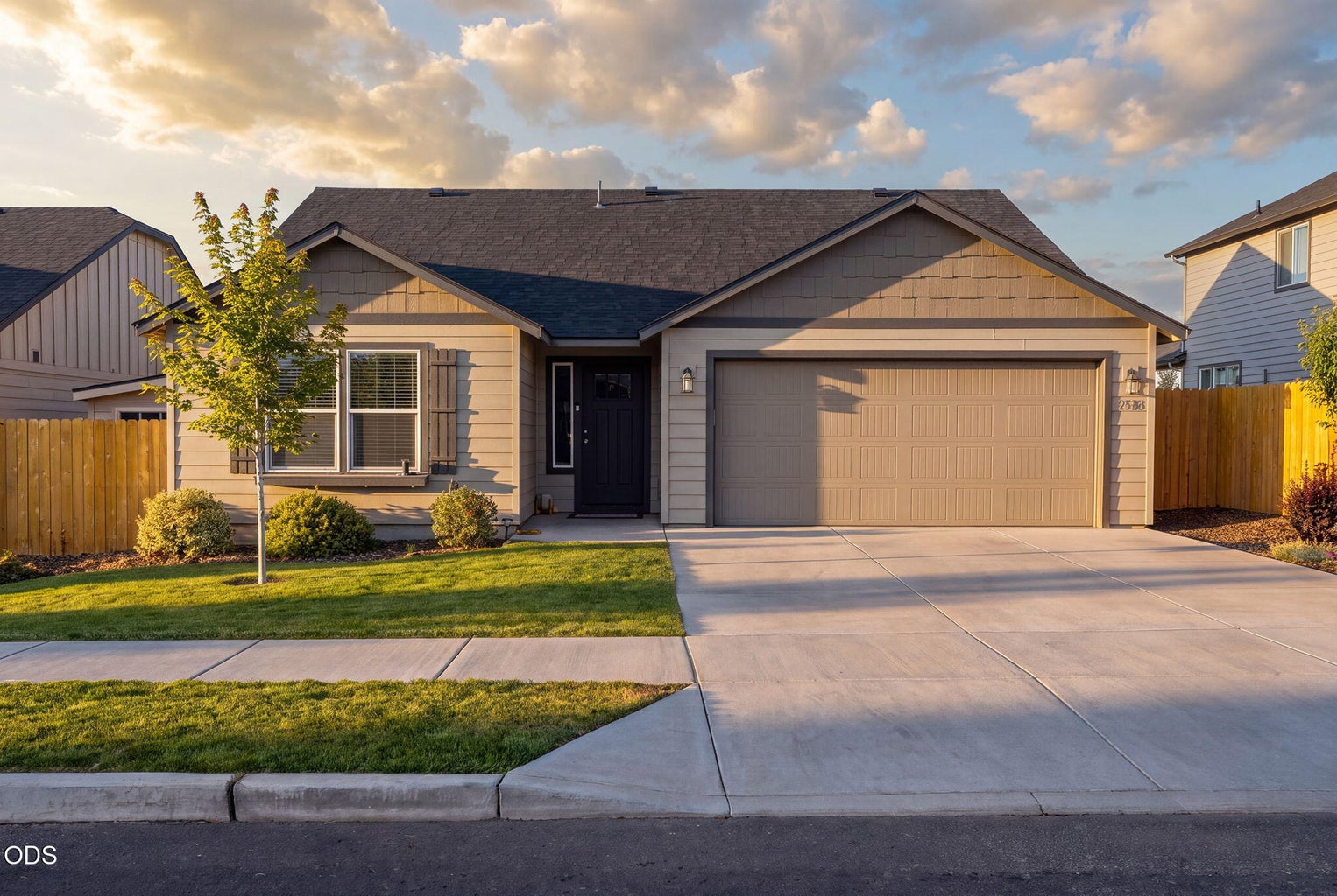 Photo of 3583 NW 9th Street 1 of 33