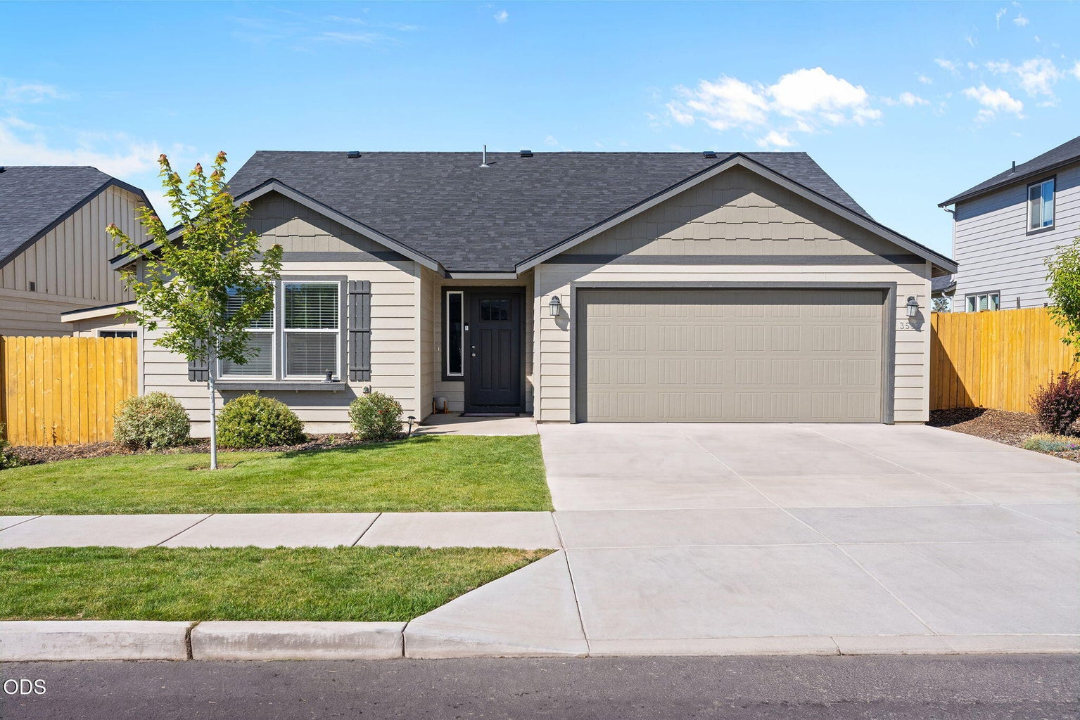 Photo of 3583 NW 9th Street 2 of 33