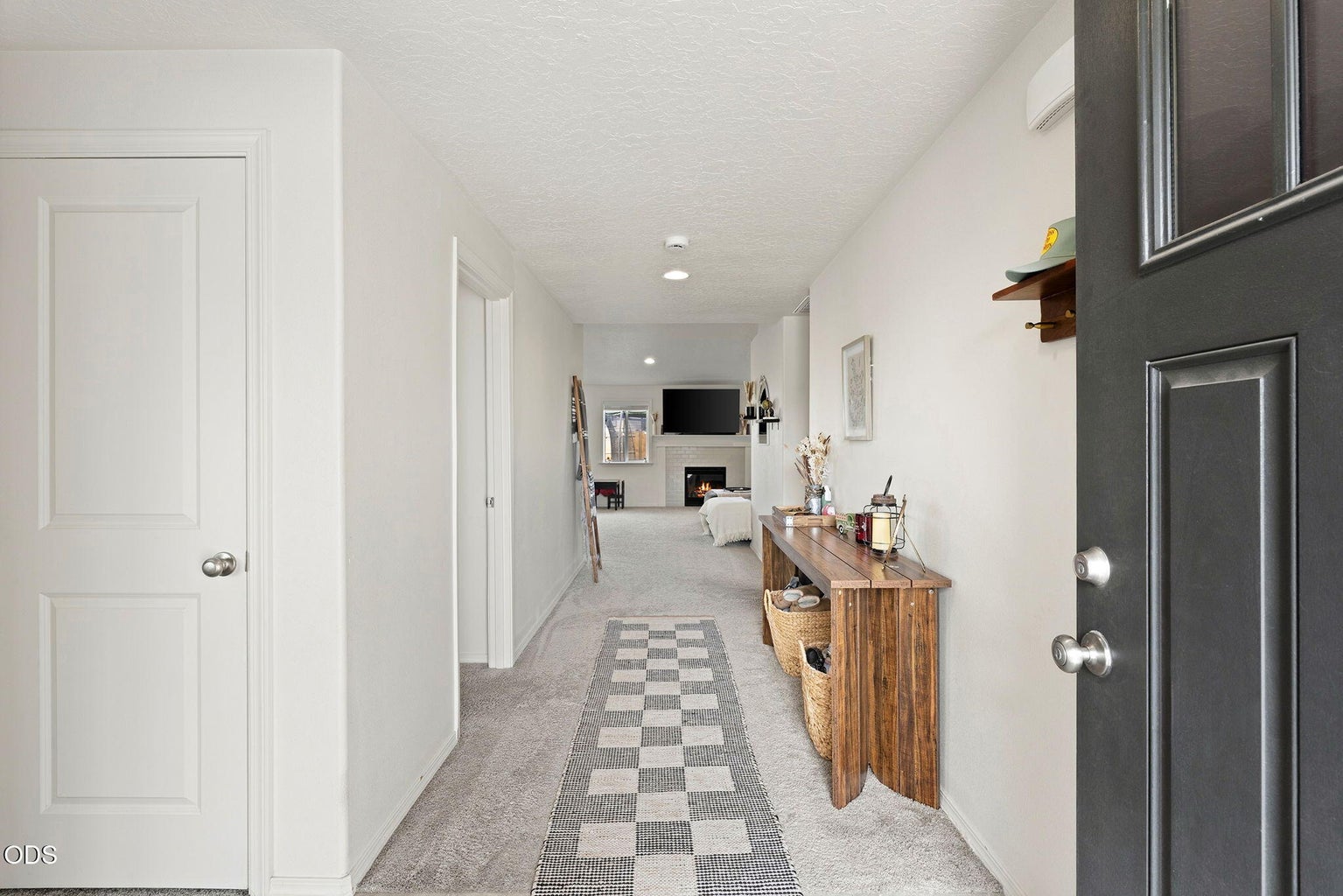 Photo of 3583 NW 9th Street 4 of 33