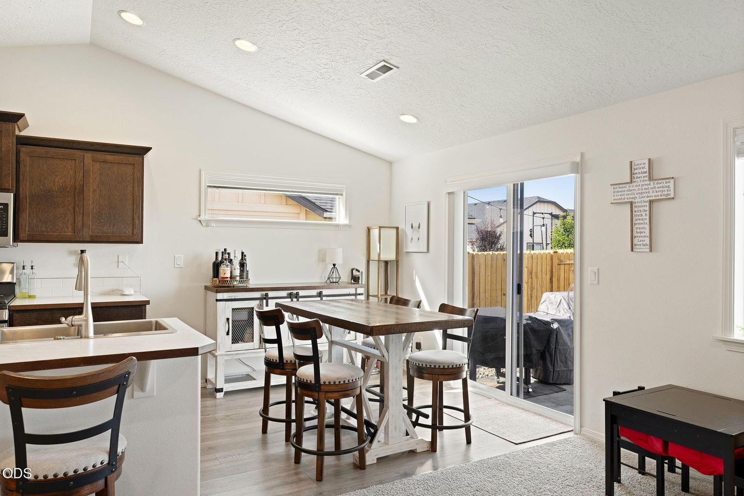 Photo of 3583 NW 9th Street 14 of 33