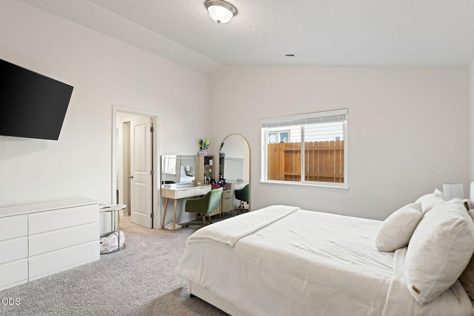 Photo of 3583 NW 9th Street 16 of 33
