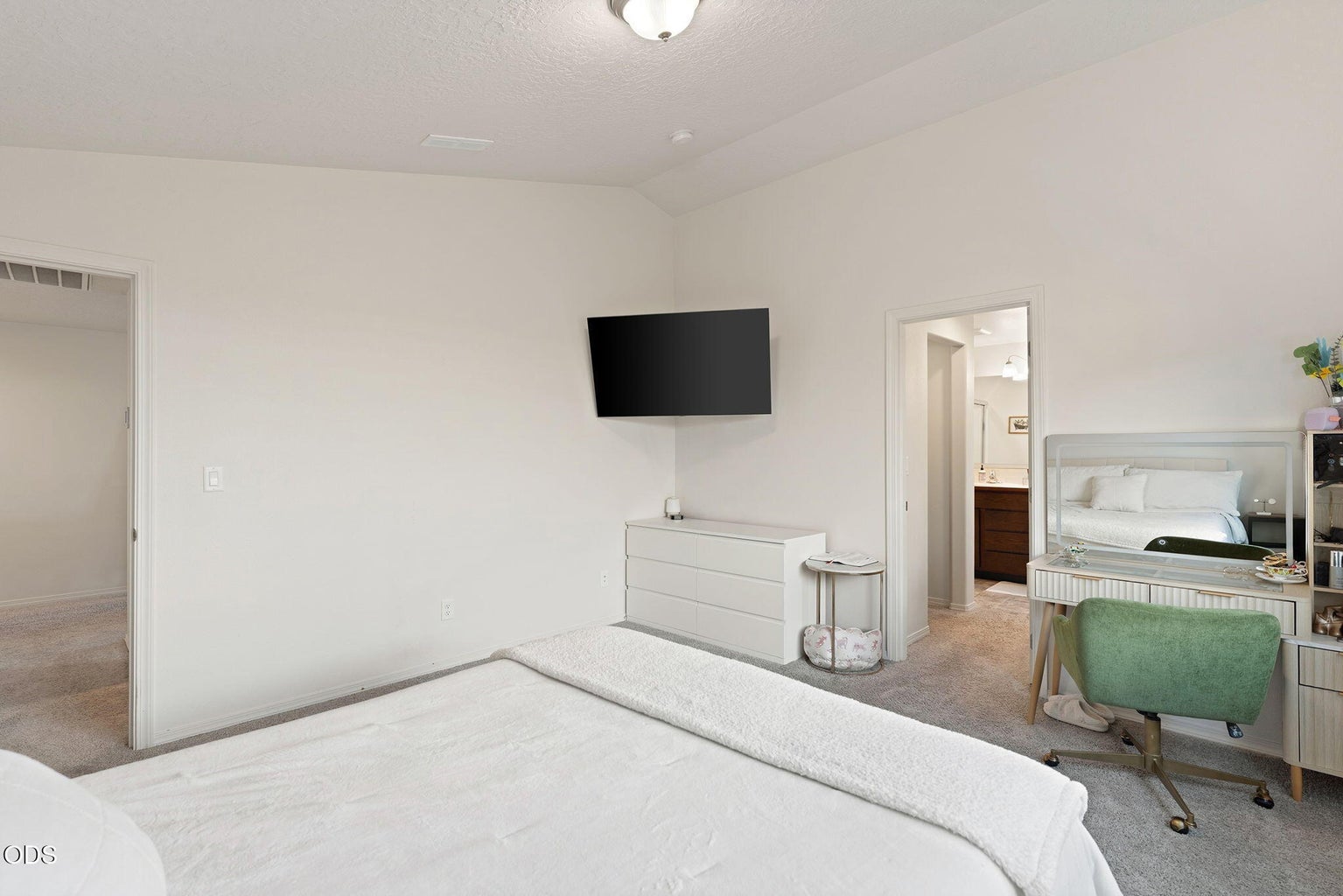 Photo of 3583 NW 9th Street 17 of 33
