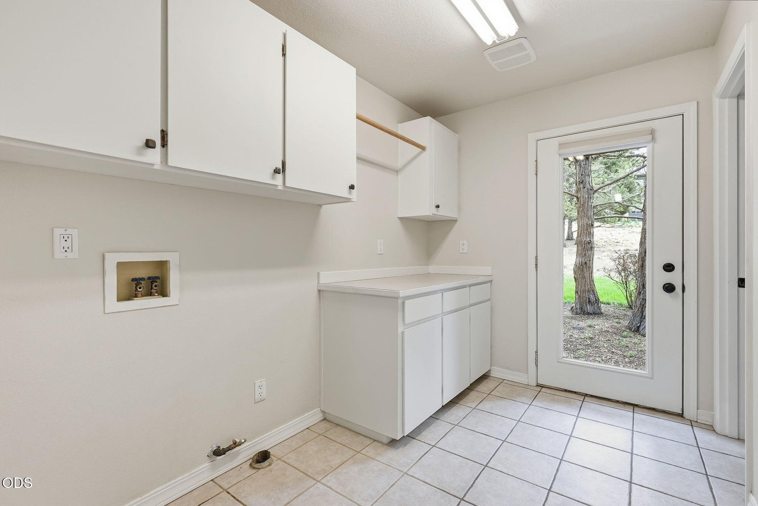 Photo of 1960 NW Keenan Court 34 of 49