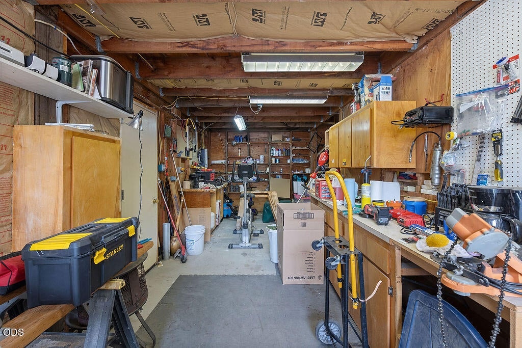 Photo of 969 SW Crestview Road 36 of 42