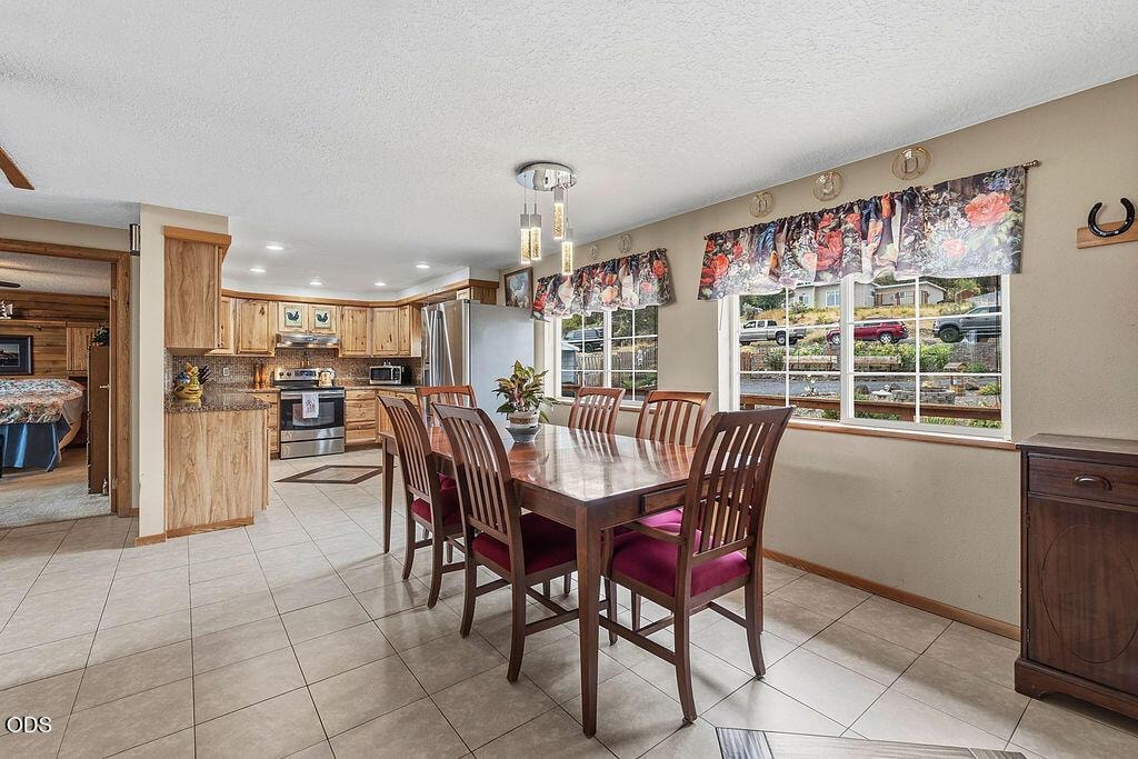 Photo of 969 SW Crestview Road 13 of 42