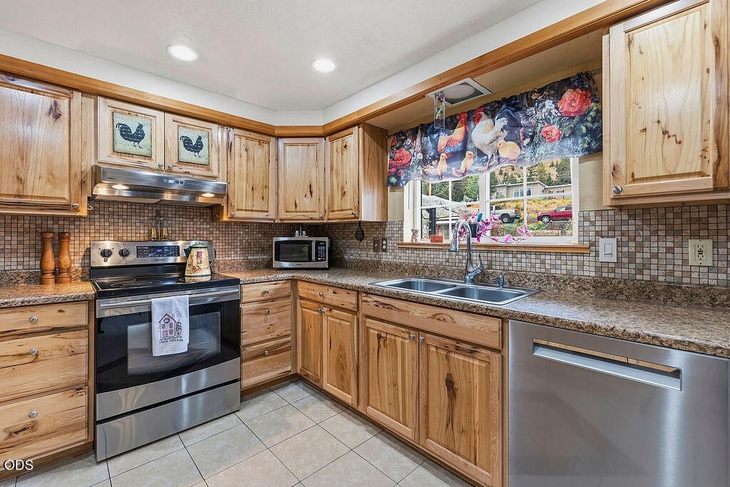 Photo of 969 SW Crestview Road 17 of 42