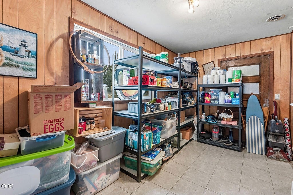 Photo of 969 SW Crestview Road 32 of 42