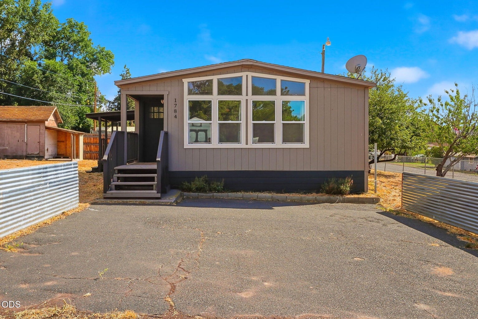 Photo of 1784 NW Central Avenue 2 of 44