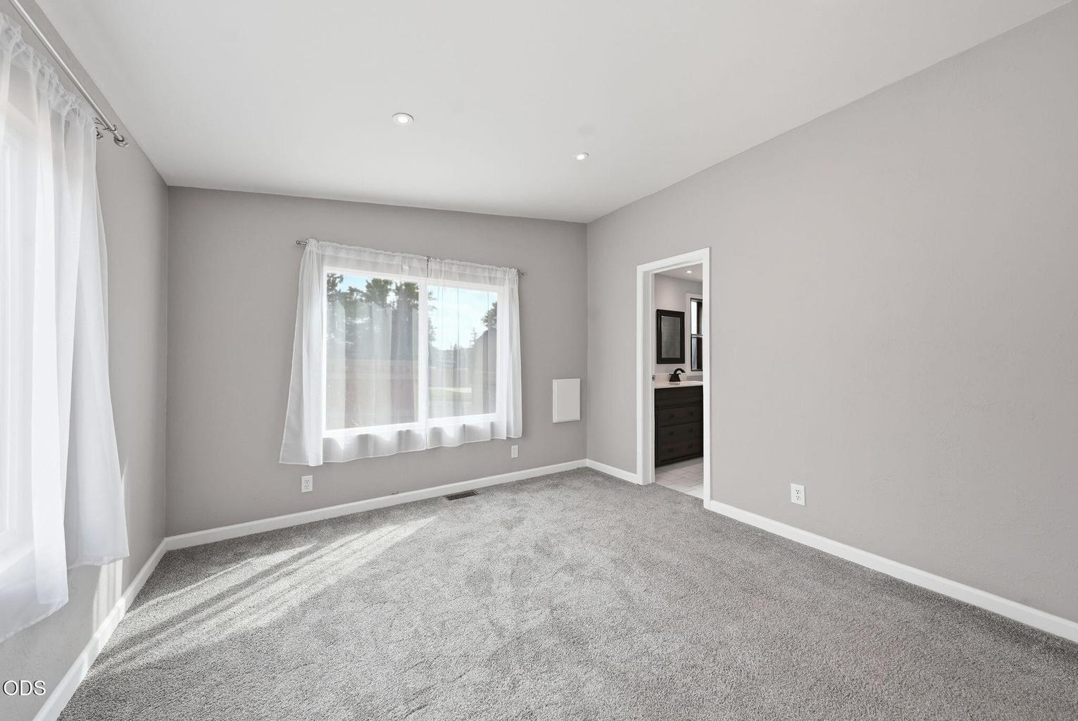 Photo of 1784 NW Central Avenue 35 of 44